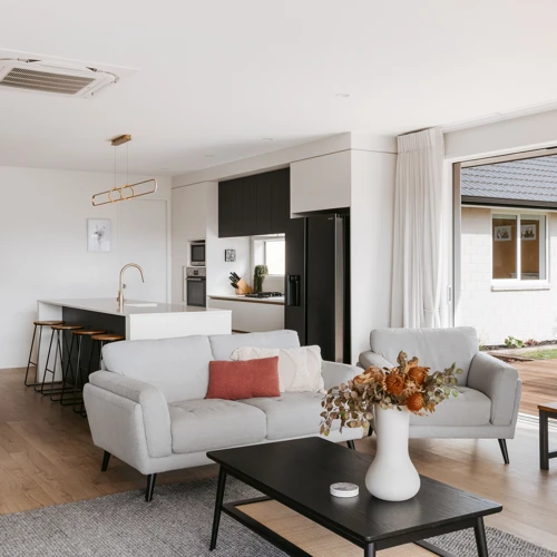 063 475B Kuranui Road Web