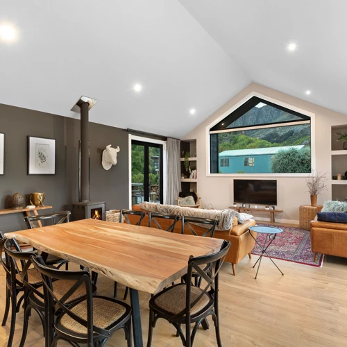 20 FL Queenstown Media 15